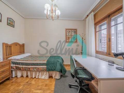Wohnung 101 m² in Oviedo
