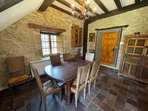 Casa de 213 m² en Espinosa de los Monteros