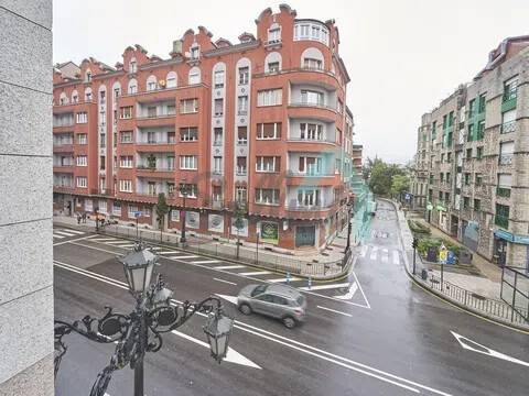 Piso de 83 m² en Oviedo