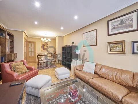 Wohnung 130 m² in Oviedo
