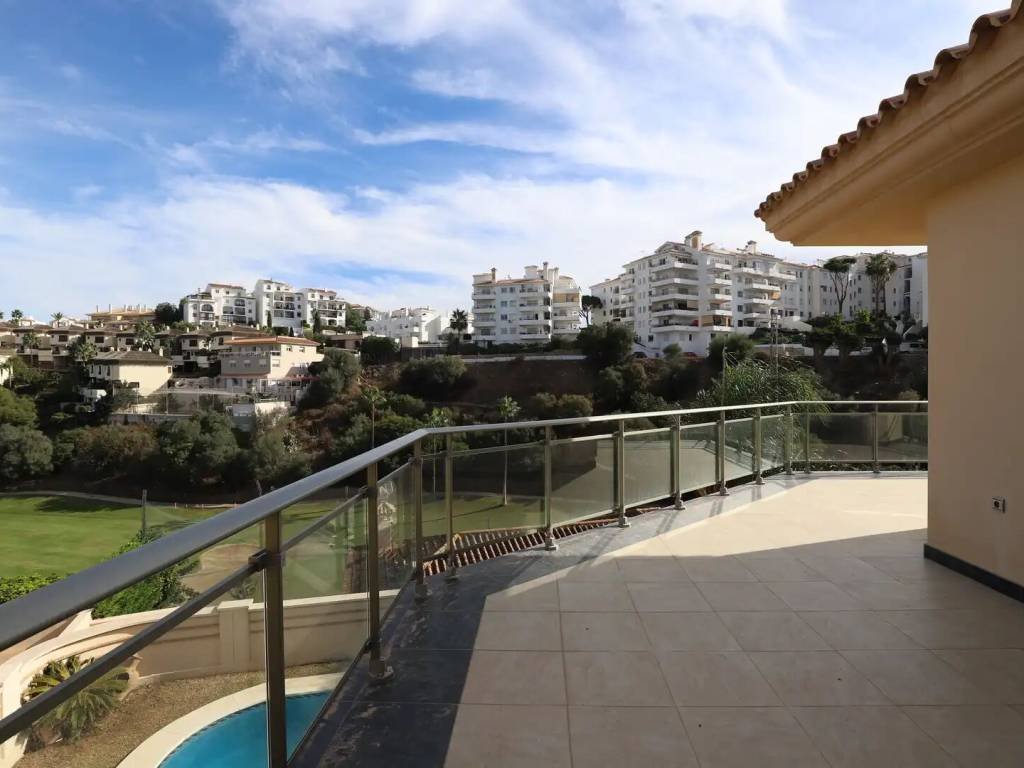 House 335 m² in Mijas