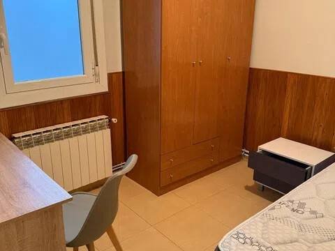 Habitación 140 m², Lérida