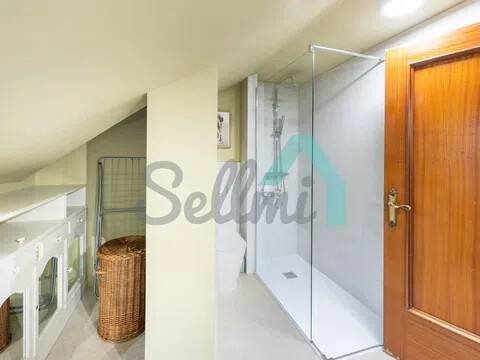 Piso de 140 m² en Oviedo