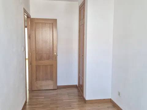 Piso de 100 m² en Oleiros