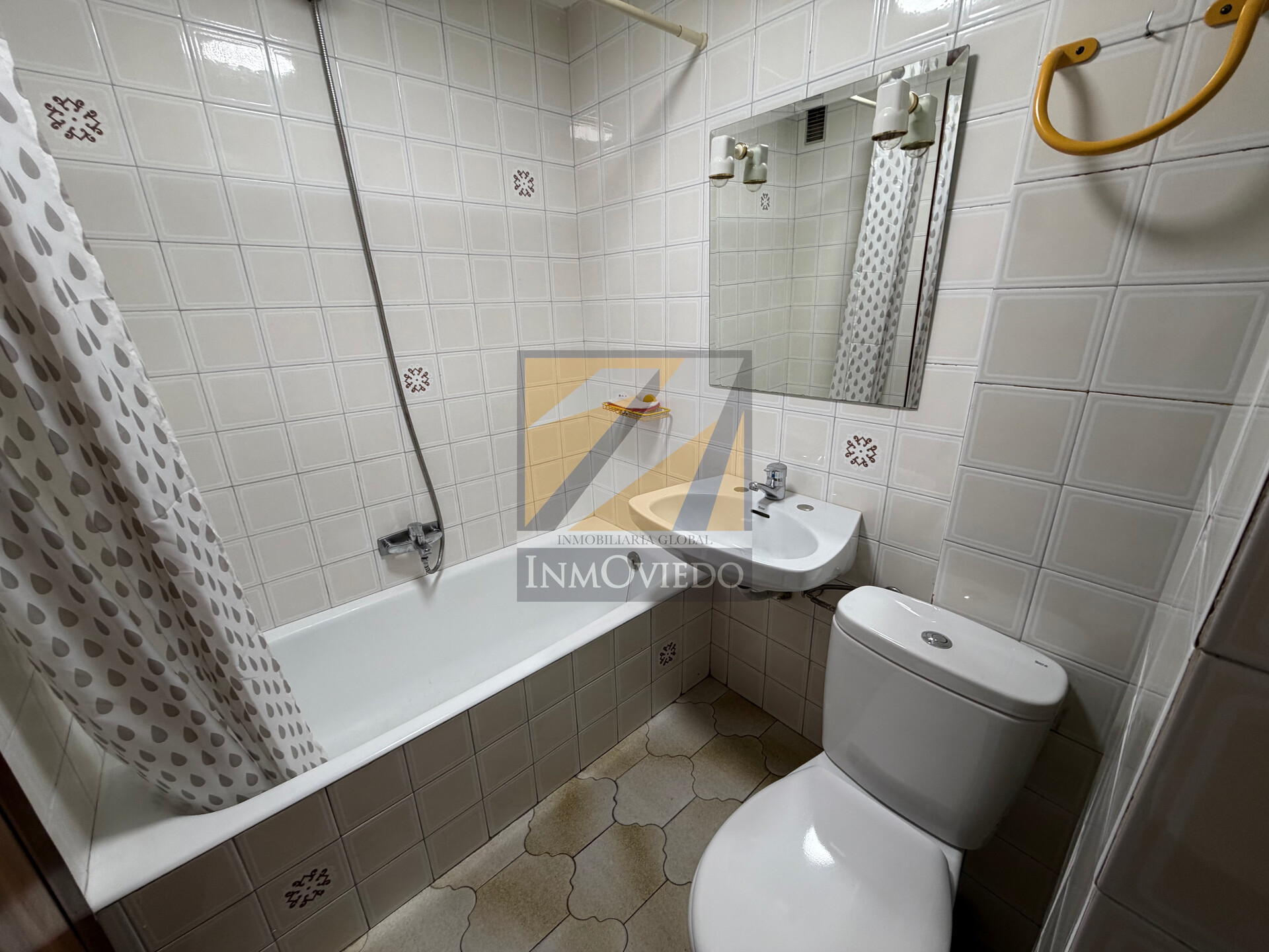 Piso de 50 m² en Oviedo