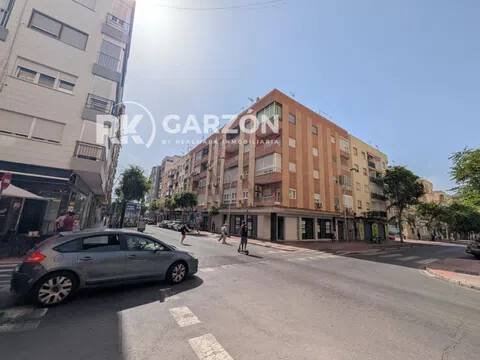 Piso de 100 m² en Almería