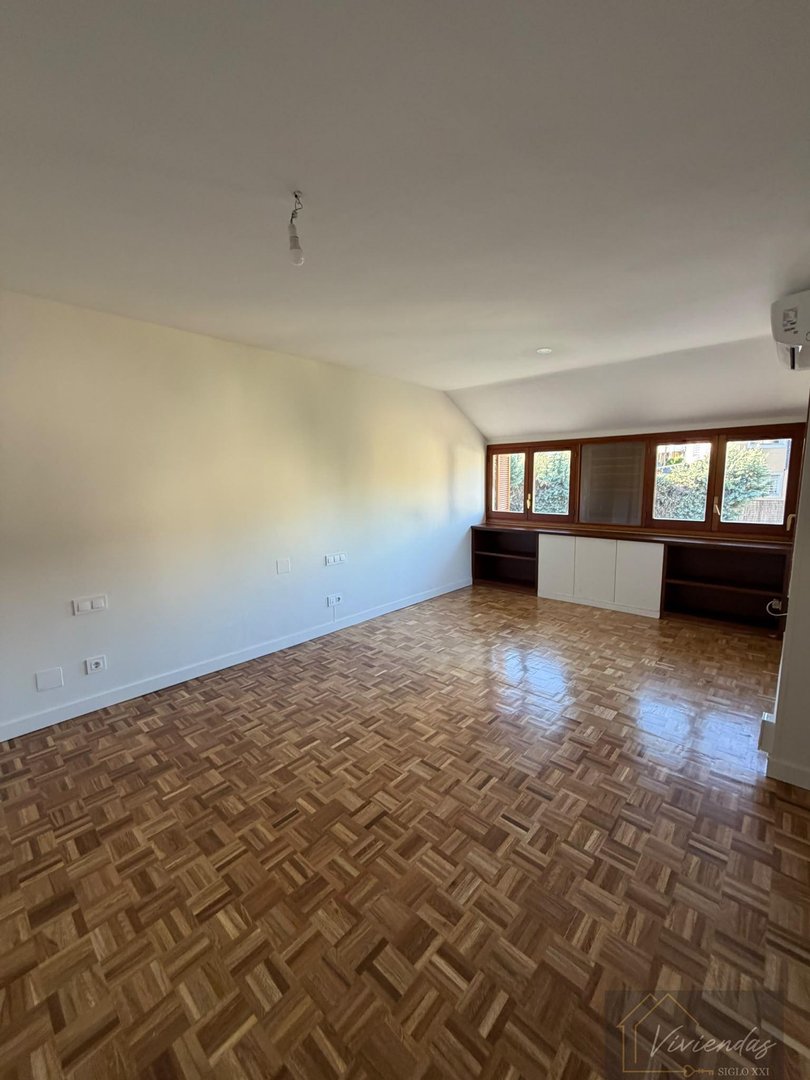 Casa de 380 m² a Pozuelo de Alarcón