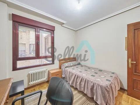 Piso de 70 m² en Oviedo