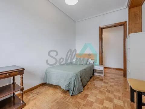 Piso de 153 m² en Oviedo