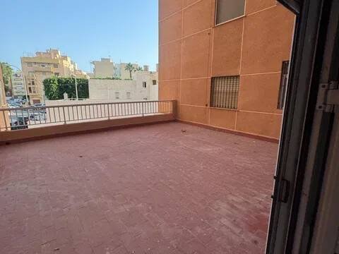 Piso de 100 m² en Almería