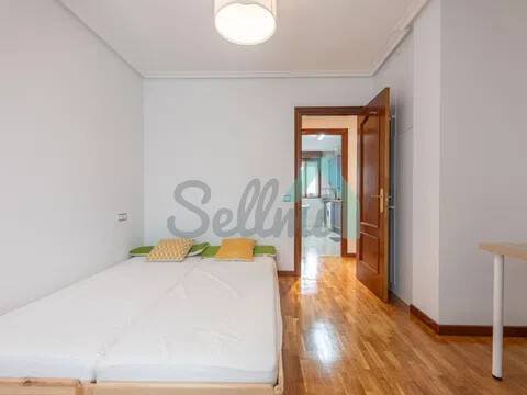 Piso de 80 m² en Oviedo