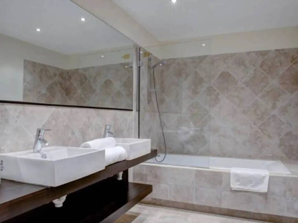 Casa de 340 m² en Estepona