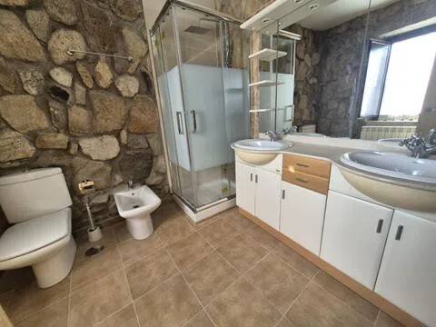 Casa de 140 m² en Gemuño