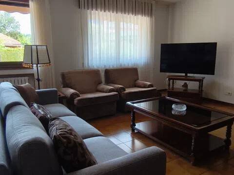 Casa de 280 m² en Oleiros