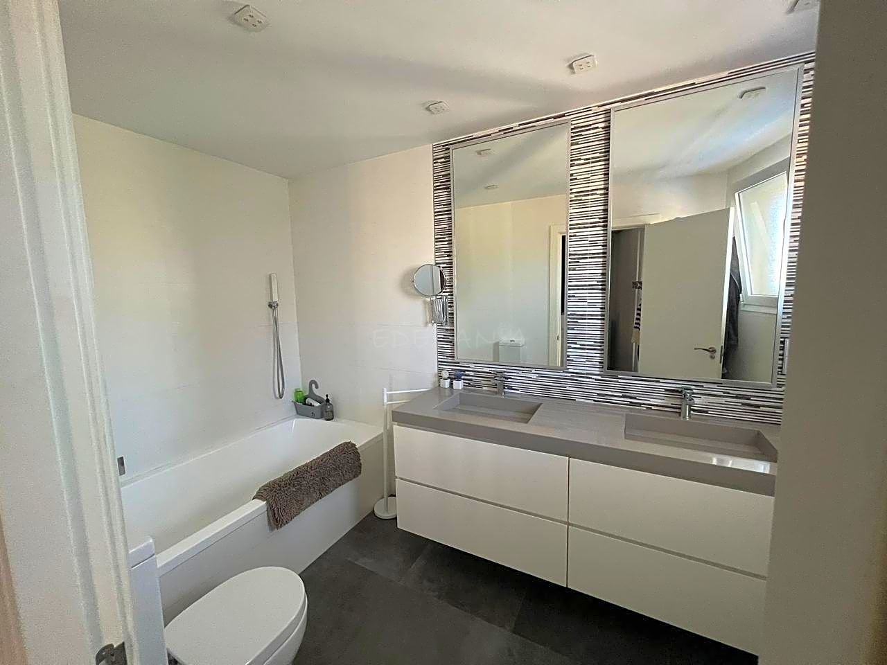 Habitación 225 m², Moncada