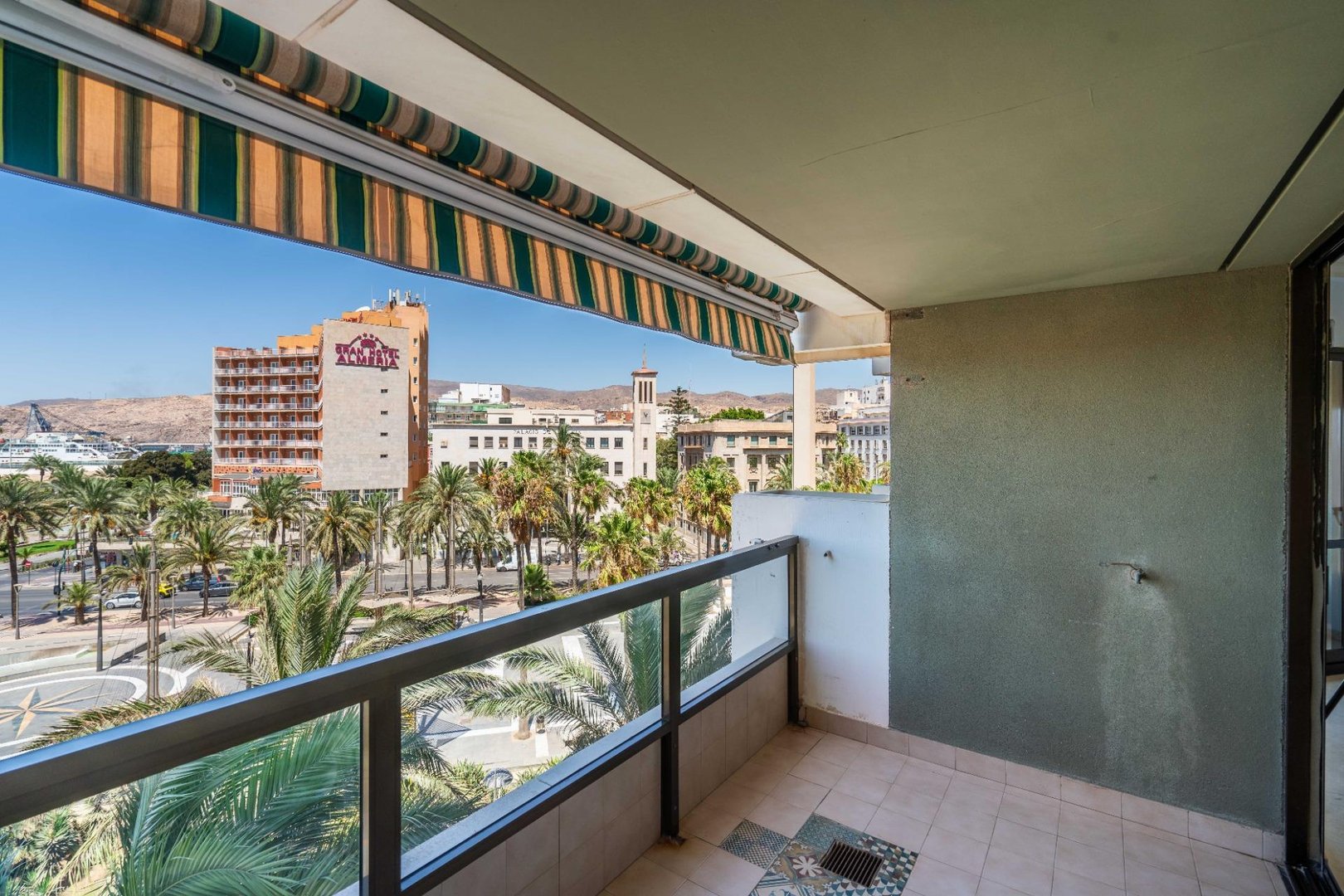 Piso de 218 m² en Almería