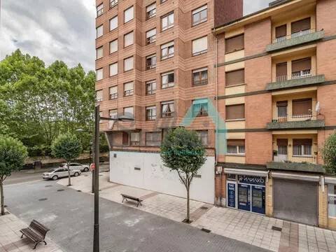 Piso de 87 m² en Oviedo