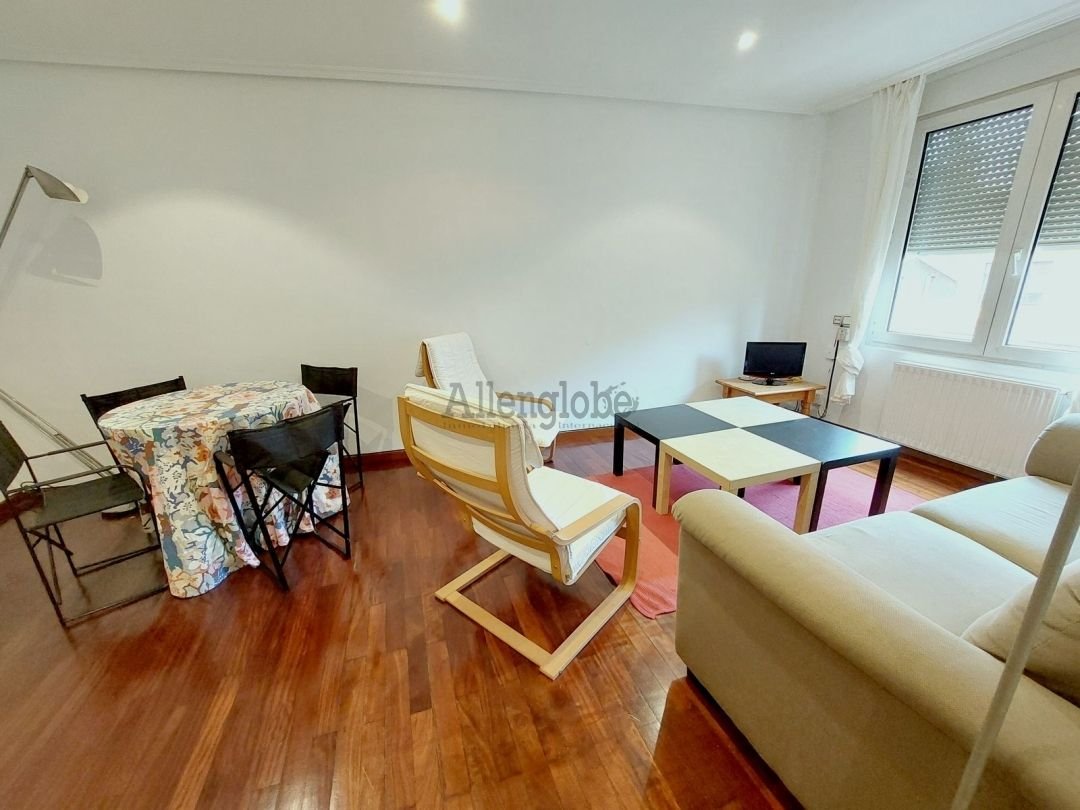 Piso de 99 m² en Oviedo