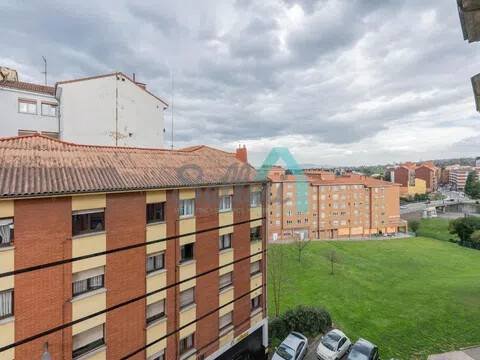Flat 86 m² in Oviedo
