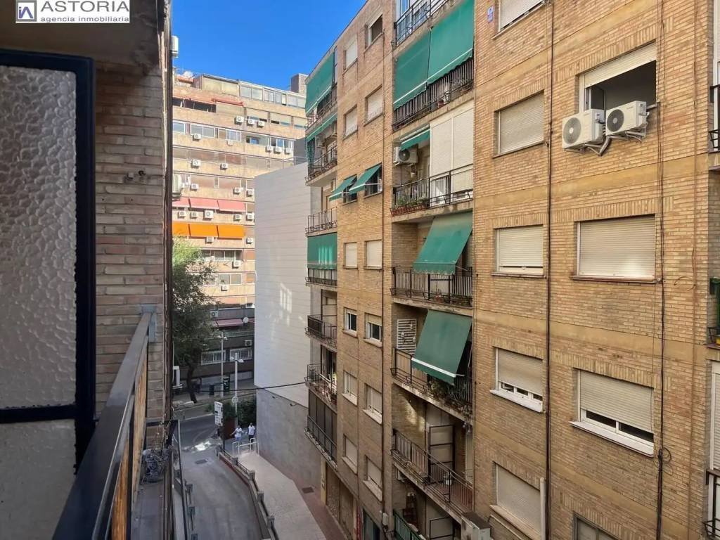 Piso de 100 m² en Granada