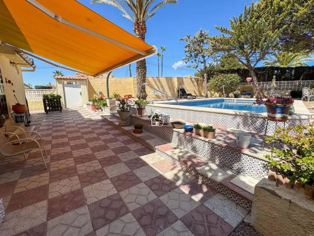 Casa de 1250 m² en Rojales