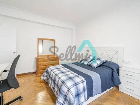 Pis de 136 m² a Oviedo