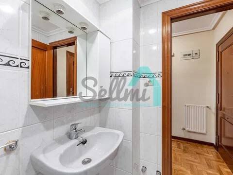 Piso de 55 m² en Oviedo