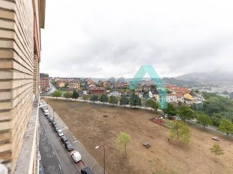 Piso de 80 m² en Oviedo