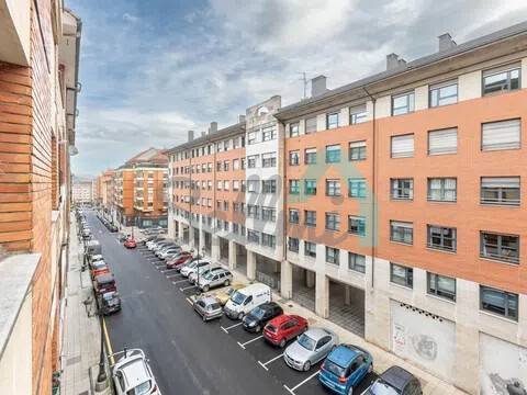 Pis de 127 m² a Oviedo