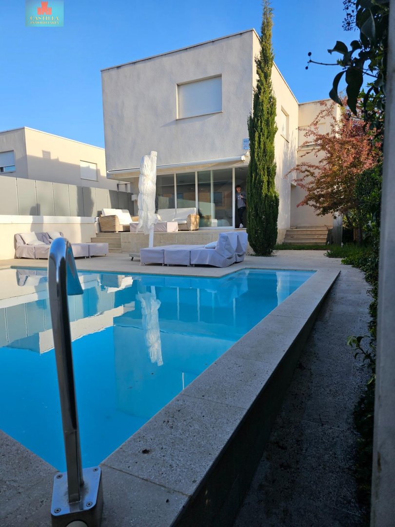 Casa de 265 m² en Ávila