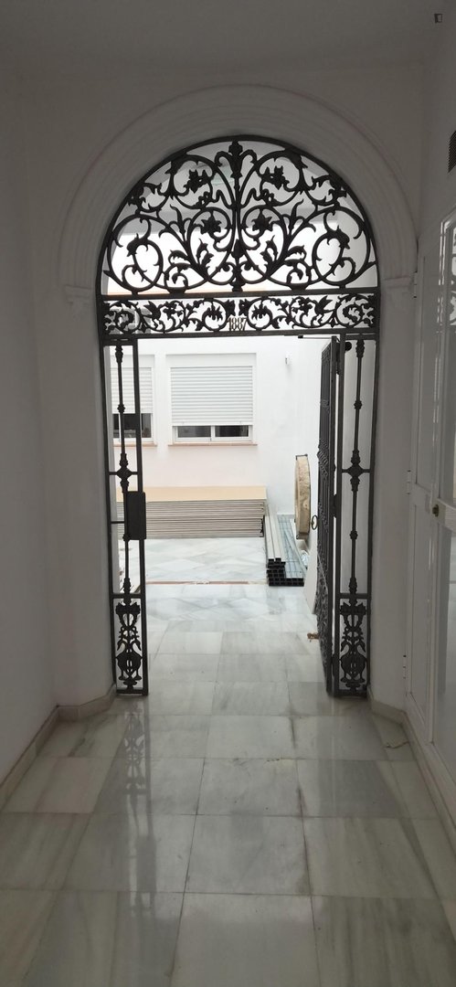 Room for rent, Seville