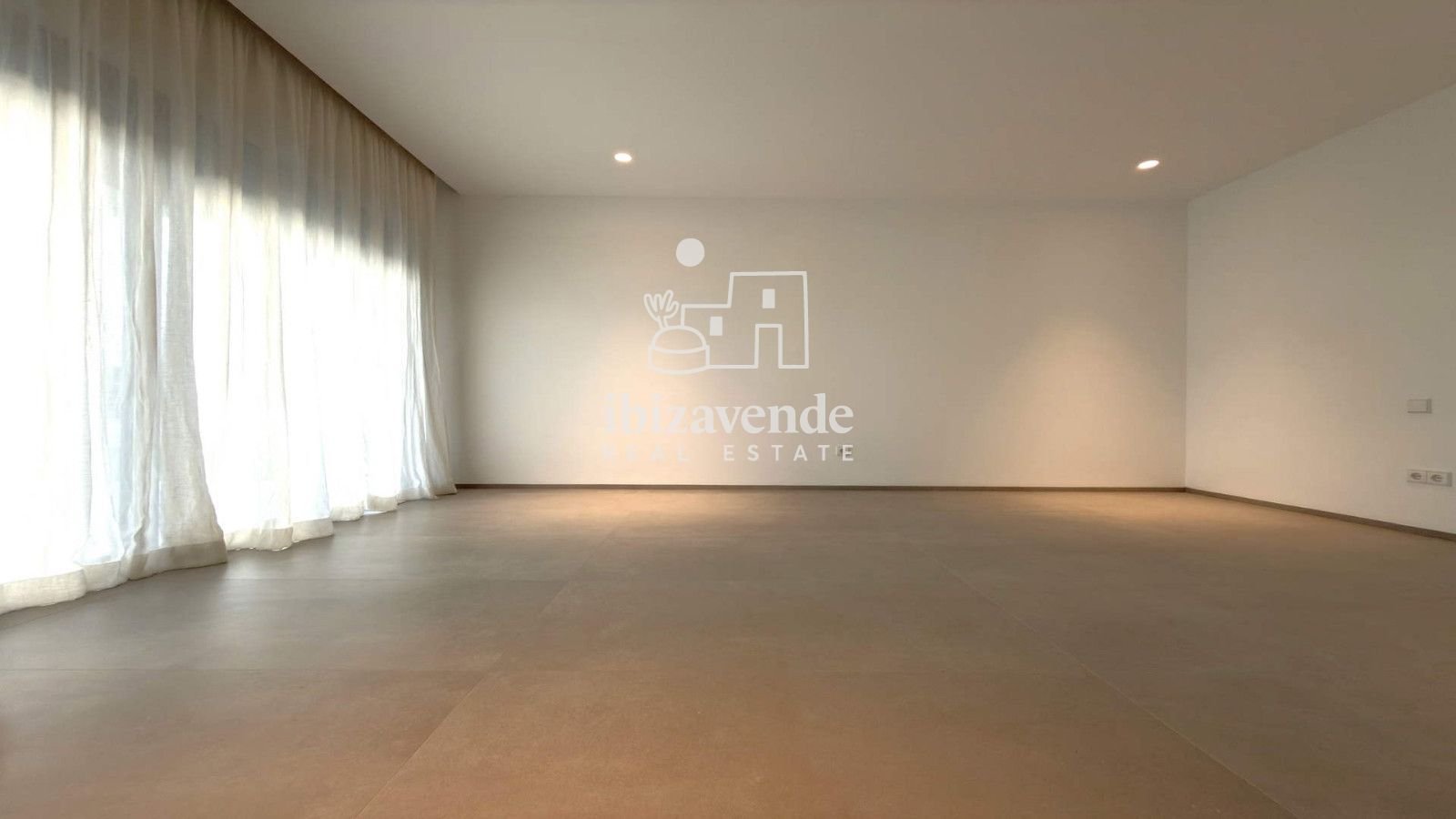 Дом 595 м² в Santa Eulària des Riu