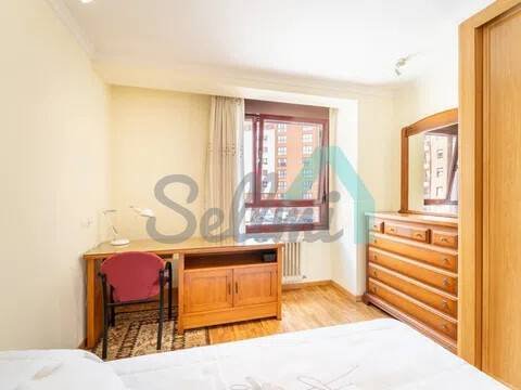 Piso de 104 m² en Oviedo