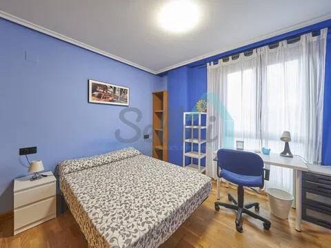 Piso de 132 m² en Oviedo