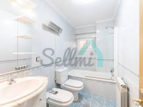 Piso de 80 m² en Oviedo