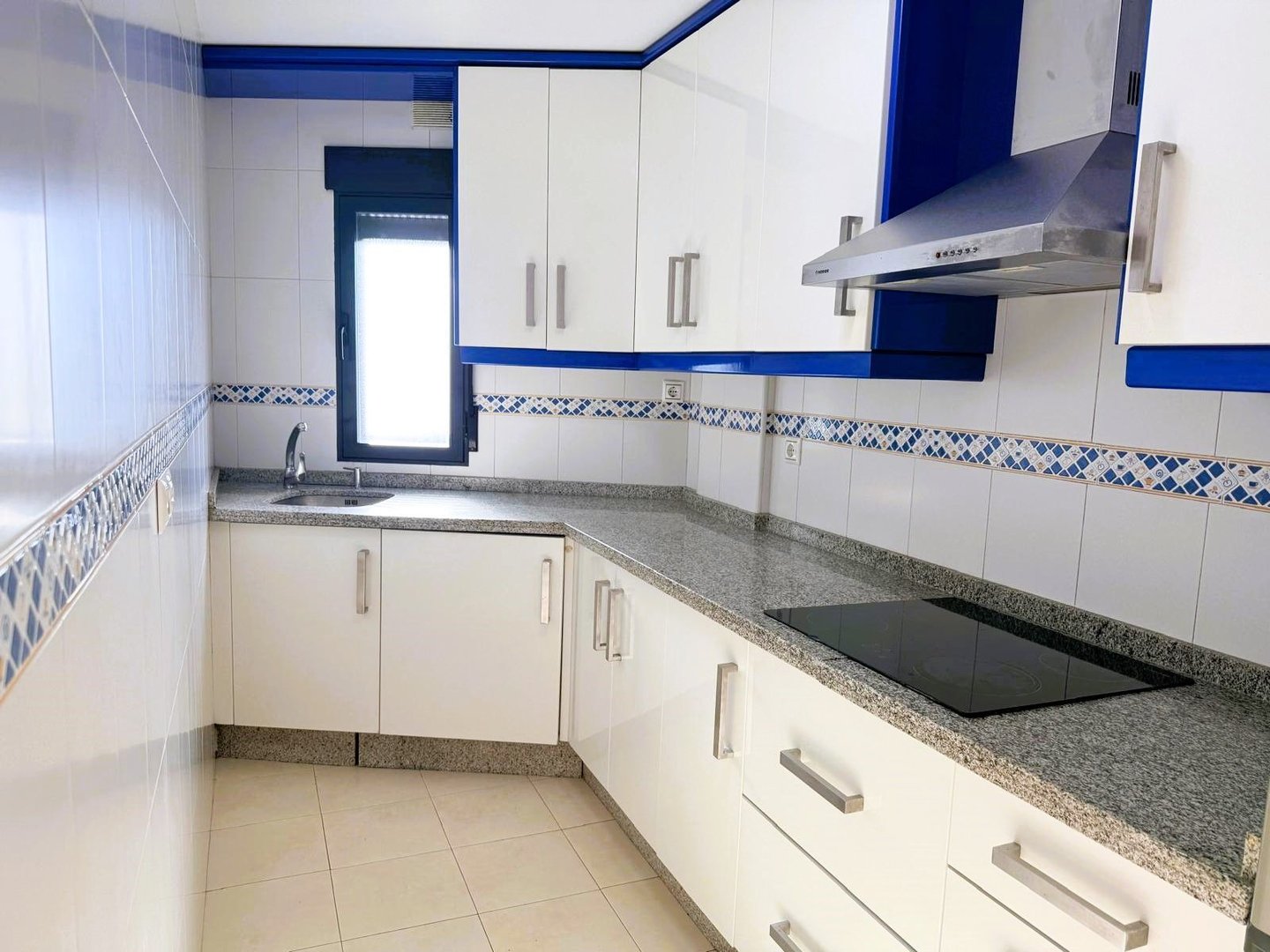 Piso de 80 m² en Motril