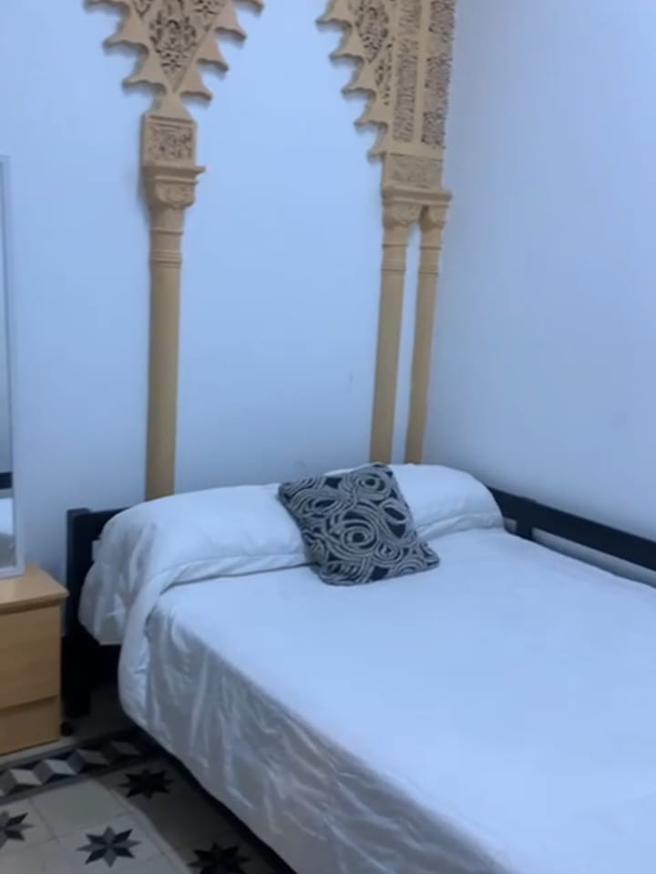 Habitación 320 m², Granada