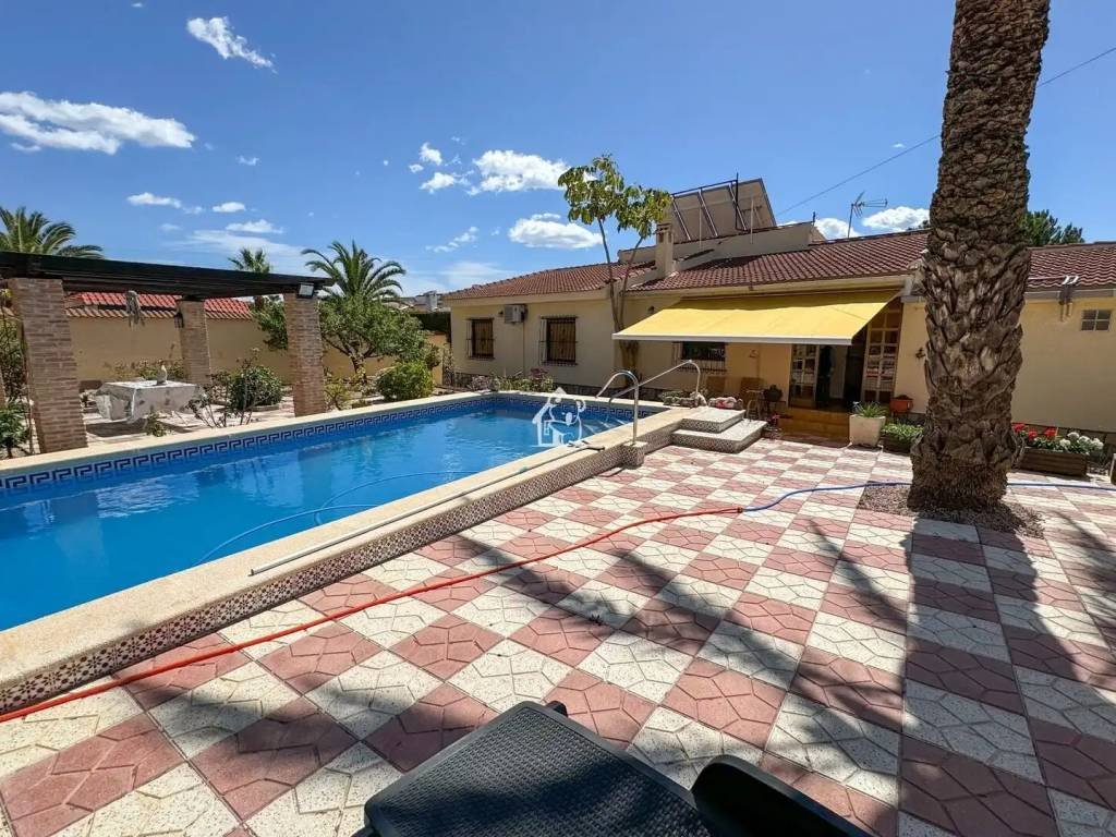 Casa de 1250 m² en Rojales