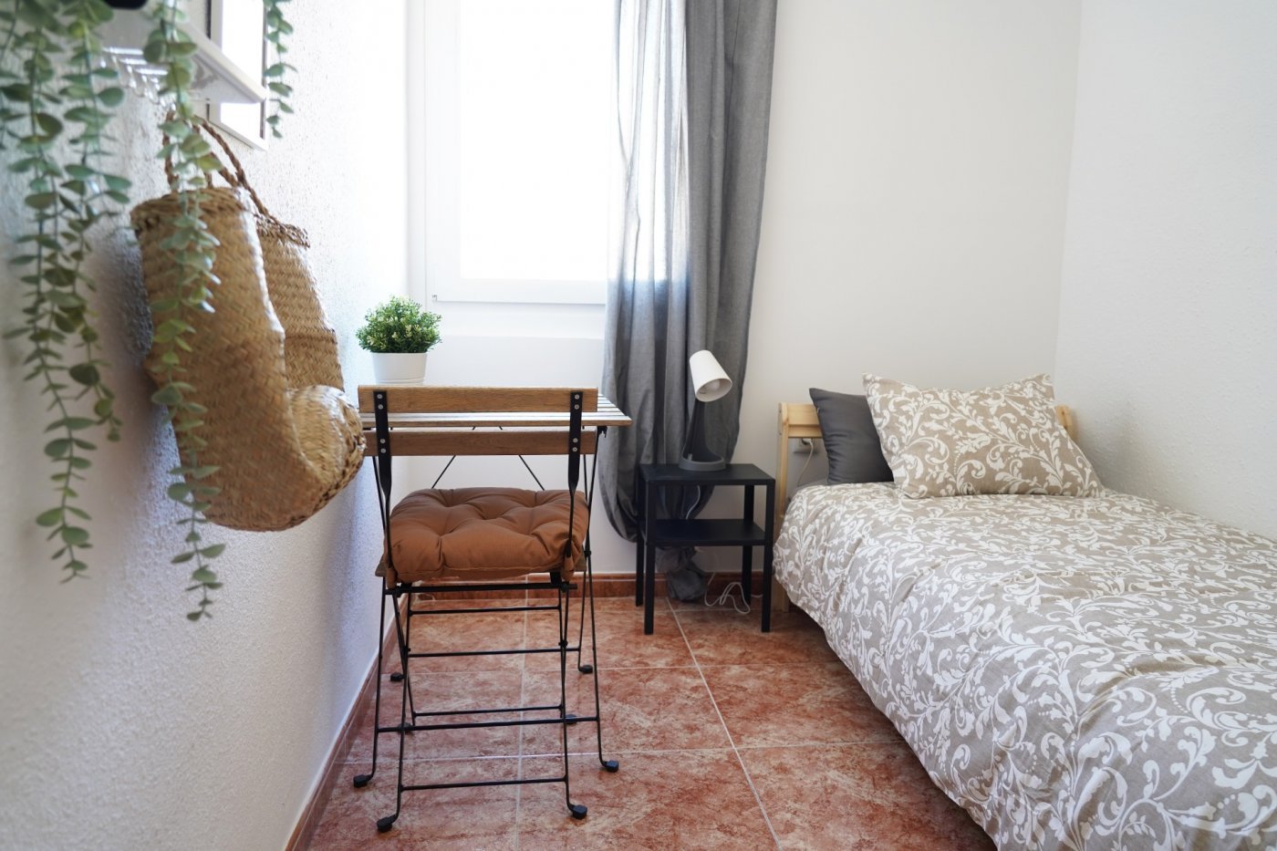 Zimmer 89 m², Valencia