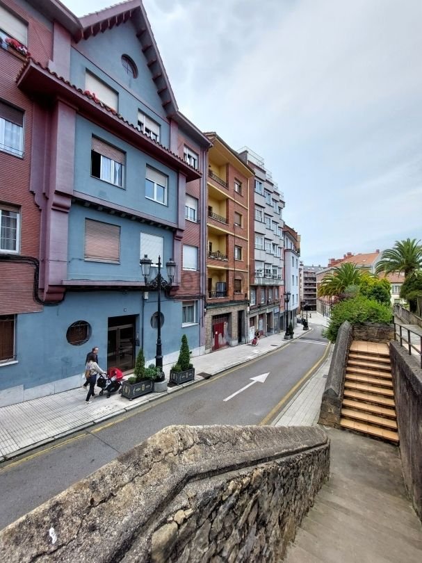 Piso de 99 m² en Oviedo