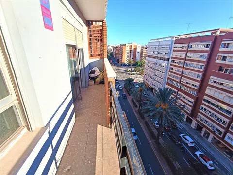 Zimmer 190 m², Valencia