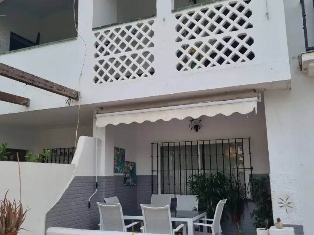 Casa de 130 m² en Los Barrios