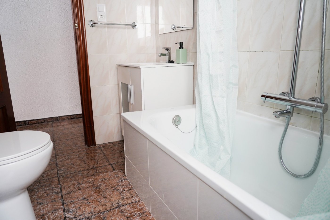 Zimmer 77 m², Valencia