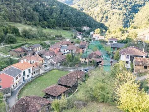 Casa de 200 m² en Mieres