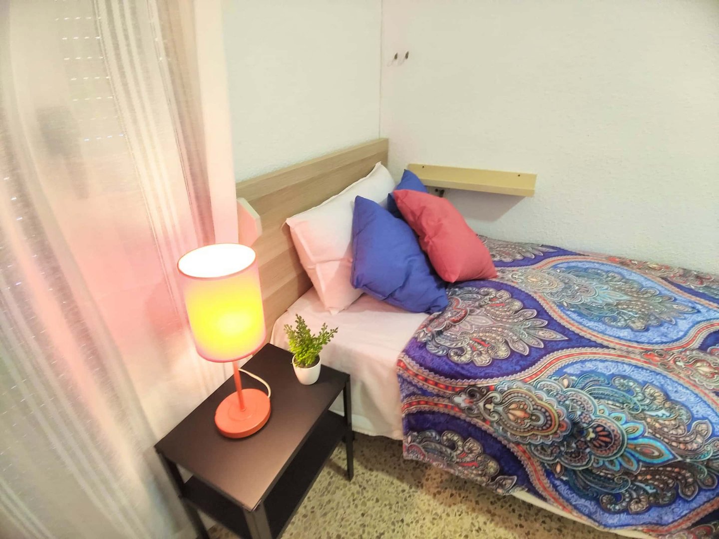 Habitació de lloguer, Burjassot