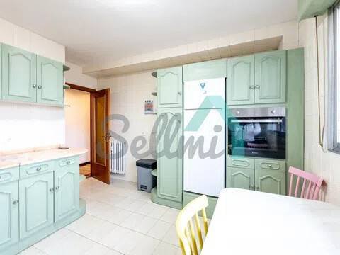 Piso de 140 m² en Oviedo