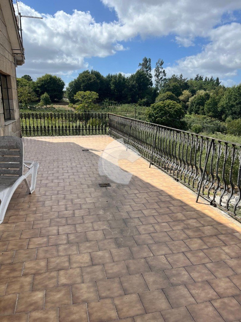 Casa de 300 m² en Ourense