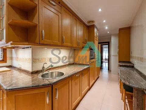 Piso de 131 m² en Oviedo