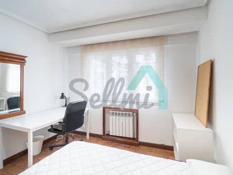 Piso de 85 m² en Oviedo