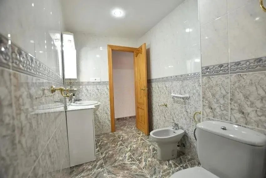 Piso de 85 m² en Granada